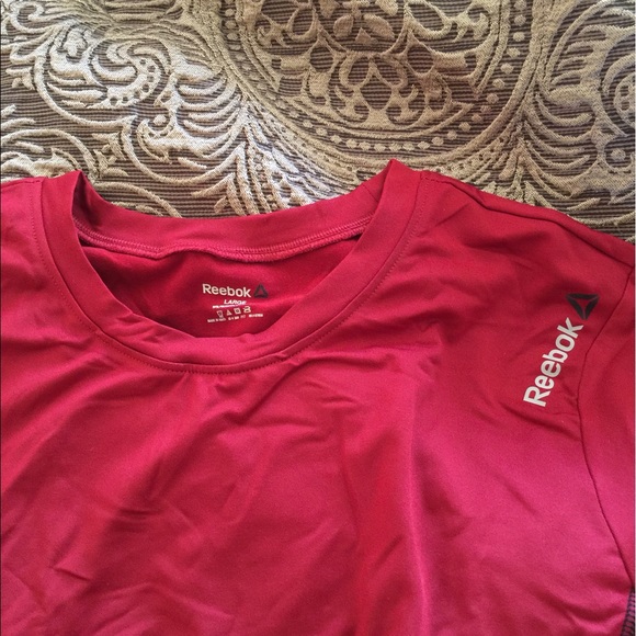 Reebok crossfit top large fits like a medium - Picture 2 of 4